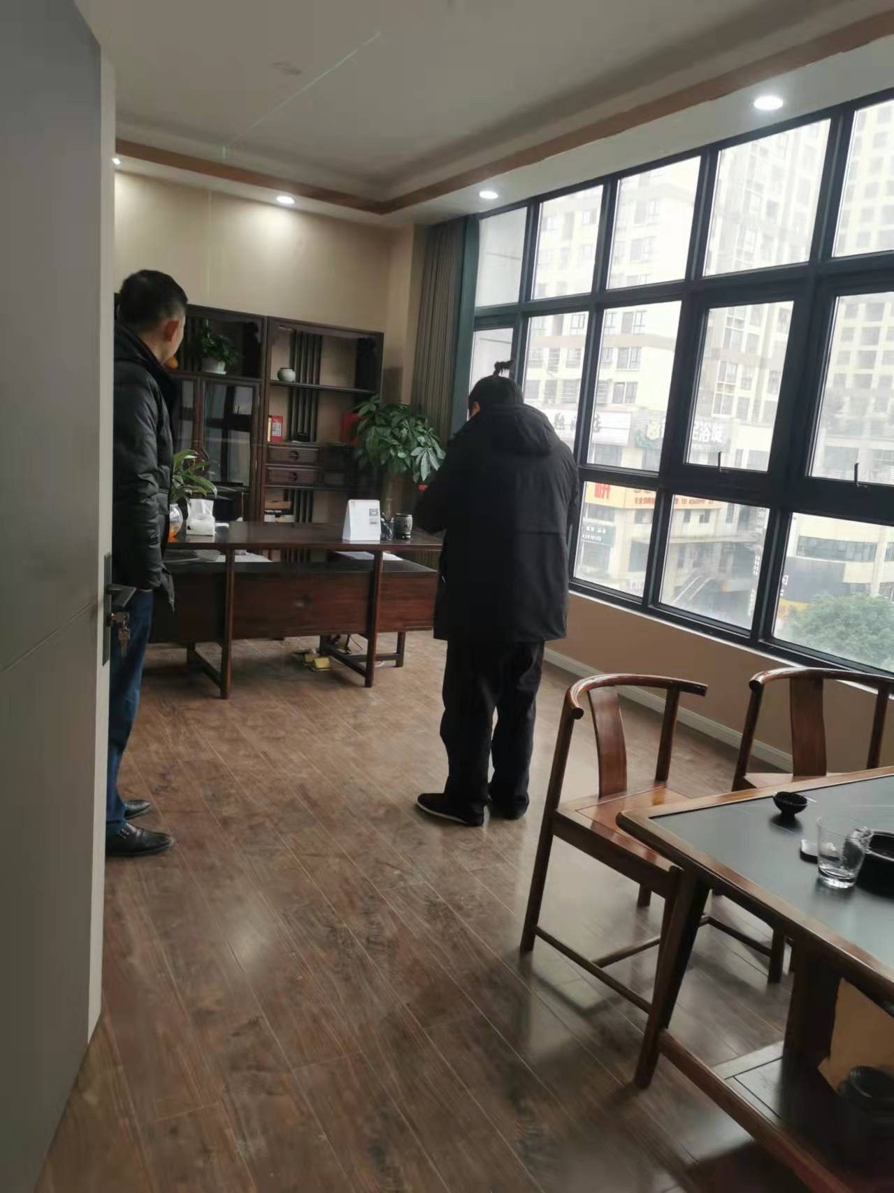 重庆风水大师李九燚在合川区装饰设计公司商业空间风水堪舆！