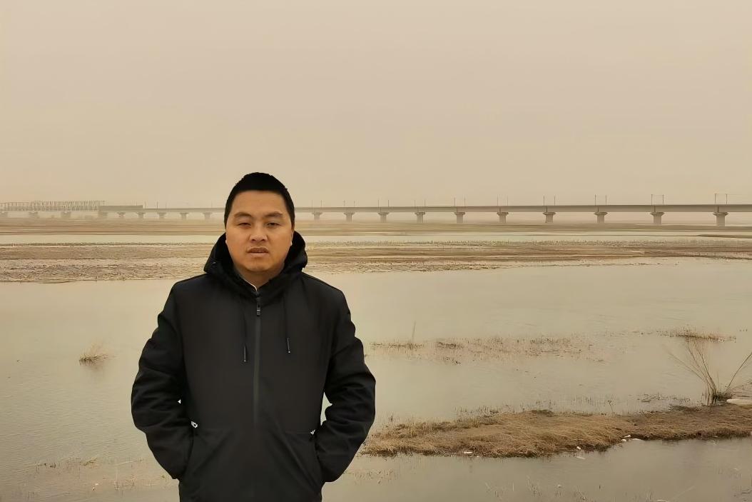 重庆易学大师李九燚：五行属水的人适合学什么专业？命理视角解析