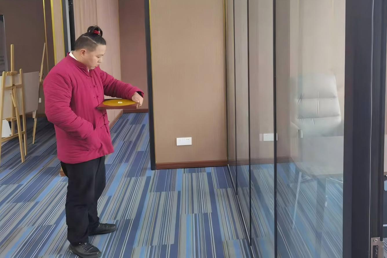 重庆排名前列的玄学大师李九燚 | 家中镜子别乱放！