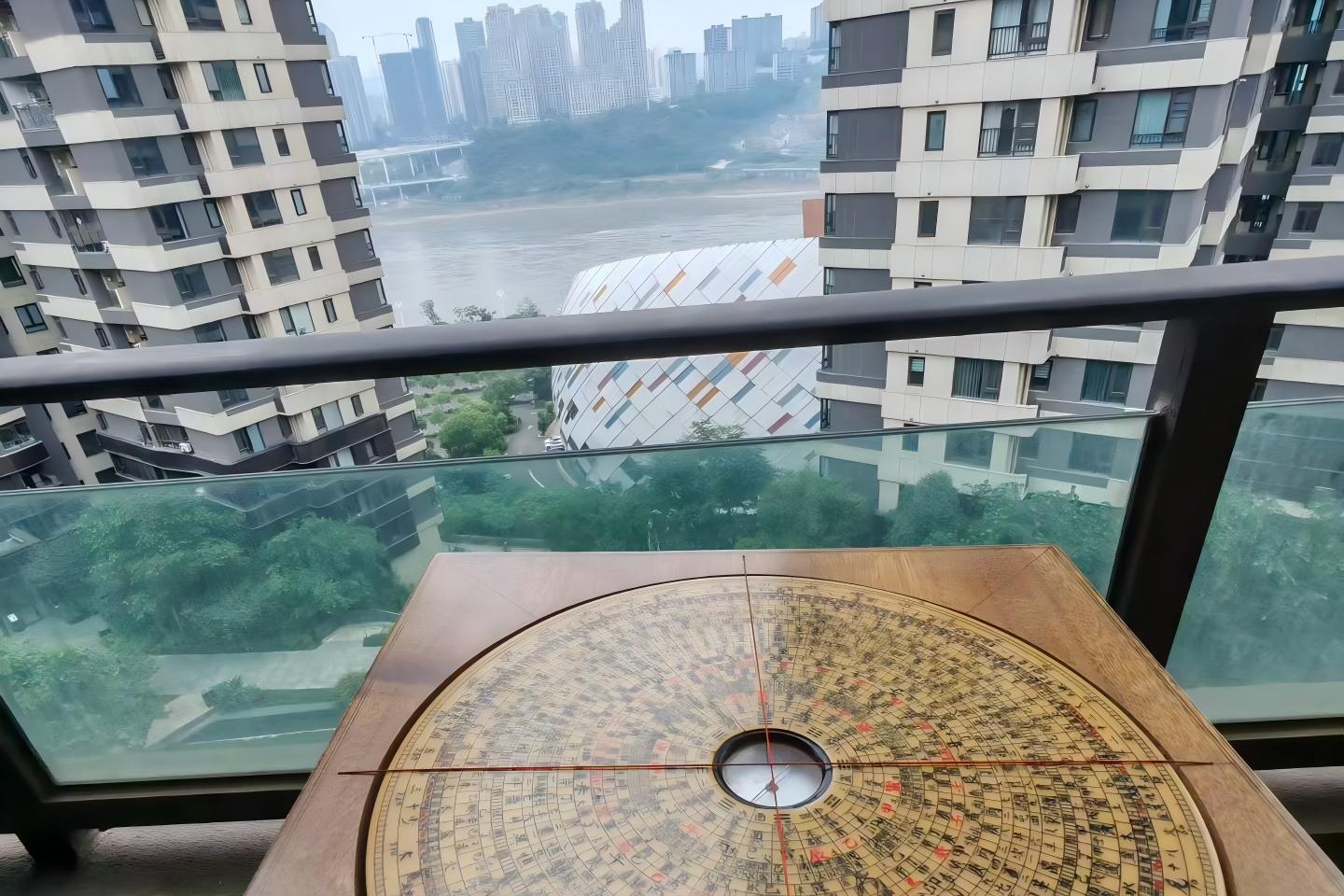 【案例】重庆著名风水先生李九燚(yì))南岸区弹子石铂悦澜庭住宅风水堪舆实录
